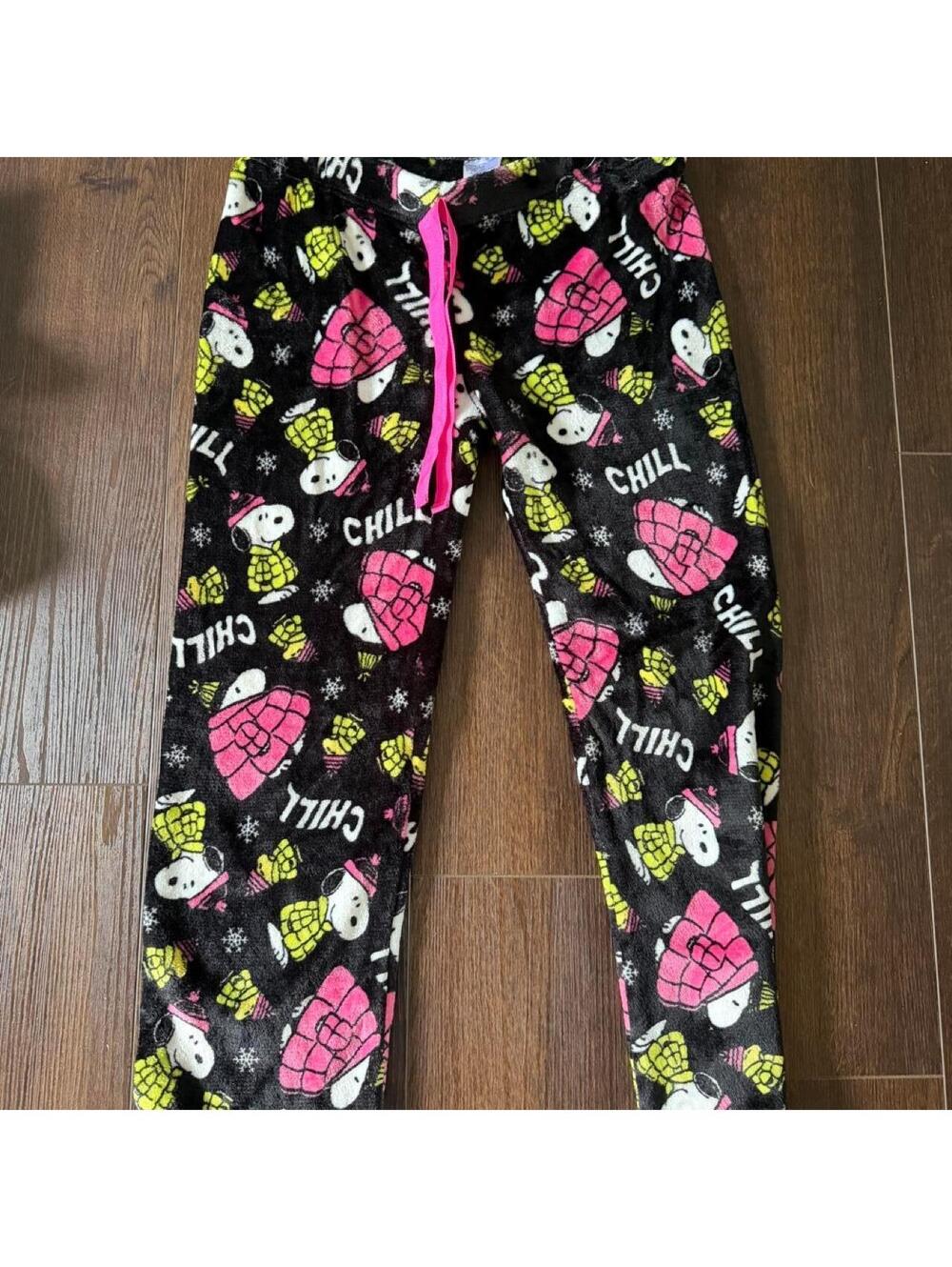 Peanuts Women's Multi and Black Pajama